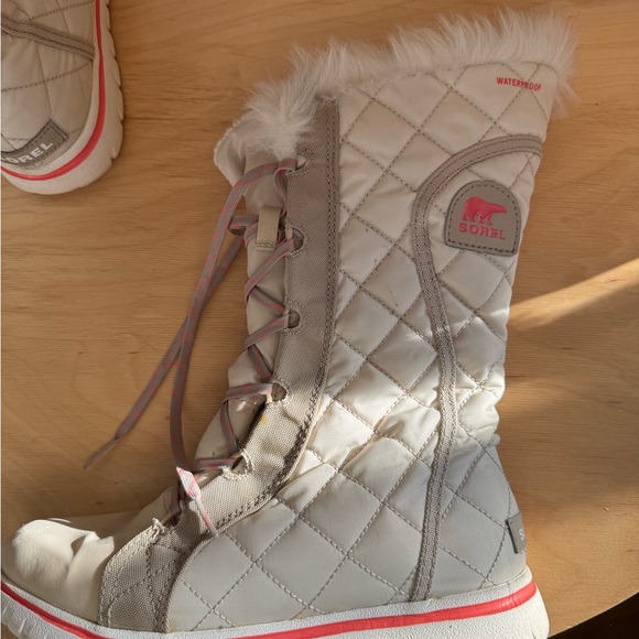 Sorel winter boots - Picture 3 of 5